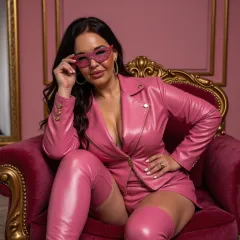 Горячая красотка!  bdsm и многое другое!